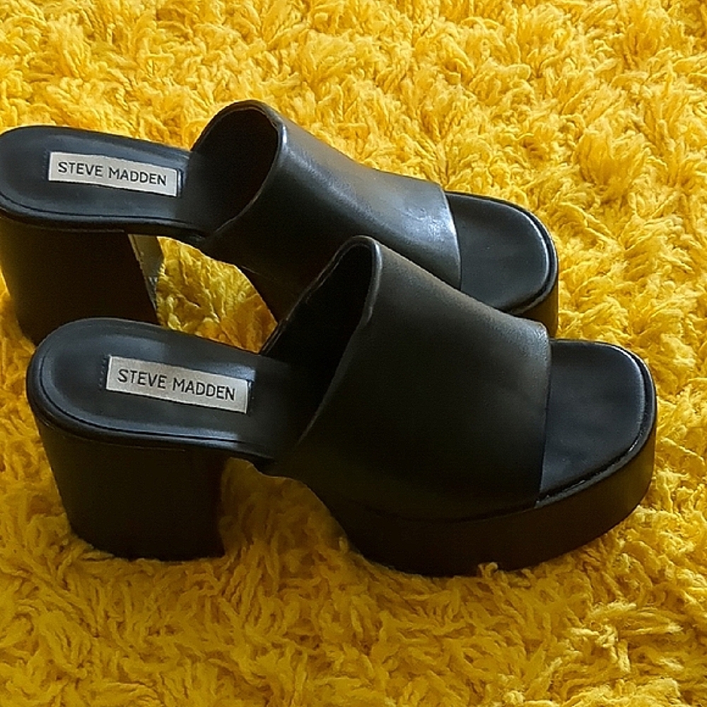 Steve Madden Black Chunky Heel Mules
